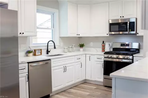 Kitchen - 1628 Gaff Rd, Chesapeake, VA 23321 photo 8 of 8