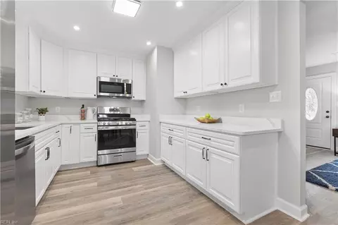 Kitchen - 1628 Gaff Rd, Chesapeake, VA 23321 photo 2 of 8