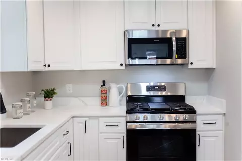 Kitchen - 1628 Gaff Rd, Chesapeake, VA 23321 photo 6 of 8