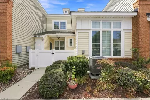 8135 Captains Way, Norfolk, VA 23518
