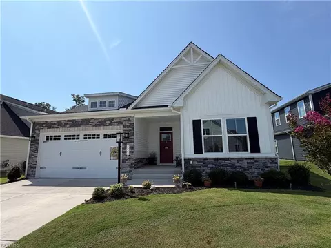 8047 Winter Fog Dr, New Kent, VA 23124