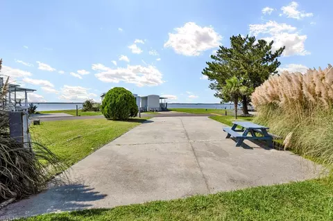 3665 Sandpiper Rd #98A, Virginia Beach, VA 23456
