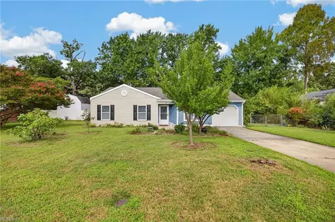 17 Stoneybrook Ln, Newport News, VA 23608