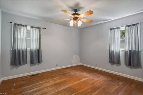 Bedroom - 504 Plummer Dr, Chesapeake, VA 23320 photo 5 of 6
