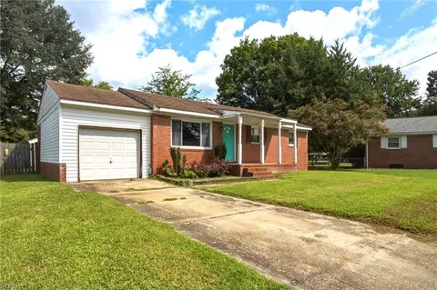 Exterior - 504 Plummer Dr, Chesapeake, VA 23320 photo 3 of 9