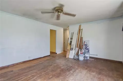 Living - 504 Plummer Dr, Chesapeake, VA 23320 photo 1 of 3