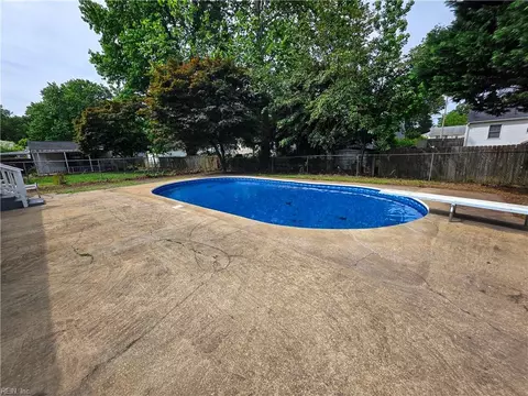 Exterior - 45 Londonshire Ter, Hampton, VA 23666 photo 1 of 5