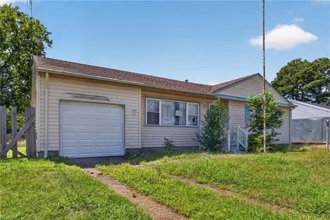 Exterior - 1803 Esquire St, Norfolk, VA 23503 photo 2 of 7