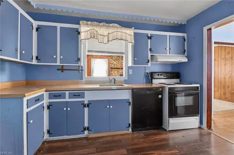 Kitchen - 1803 Esquire St, Norfolk, VA 23503 photo 2 of 3