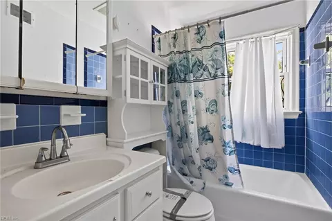 Bath - 1803 Esquire St, Norfolk, VA 23503 photo 1 of 1