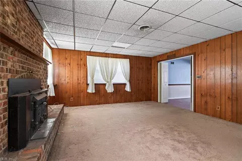 Living - 1803 Esquire St, Norfolk, VA 23503 photo 6 of 6