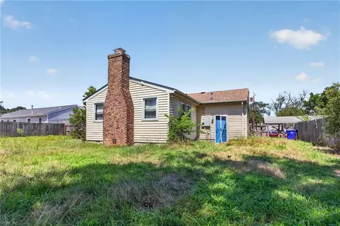 Exterior - 1803 Esquire St, Norfolk, VA 23503 photo 4 of 7