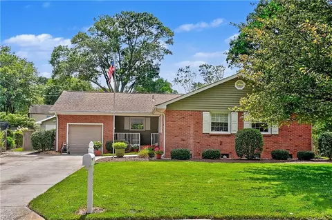 620 Nottingham Dr, Virginia Beach, VA 23452