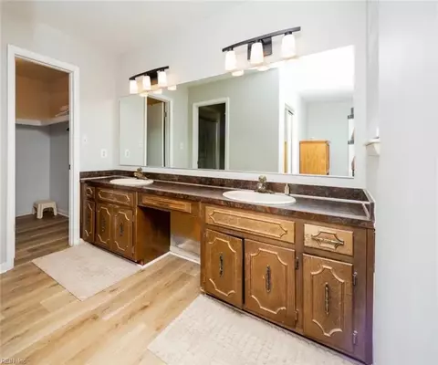 Bath - 315 Riversedge Dr, Hampton, VA 23669 photo 1 of 2