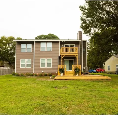 Exterior - 315 Riversedge Dr, Hampton, VA 23669 photo 6 of 9