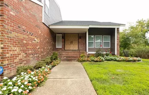 Exterior - 315 Riversedge Dr, Hampton, VA 23669 photo 3 of 9