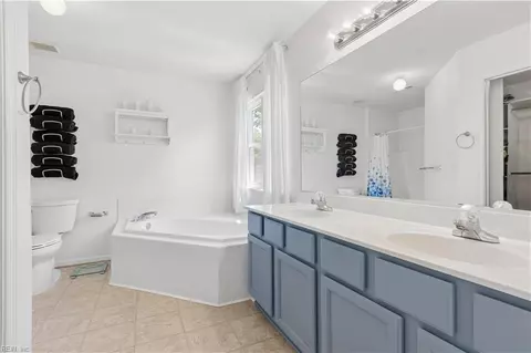 Bath - 2 Bounty Cir, Hampton, VA 23669 photo 1 of 6