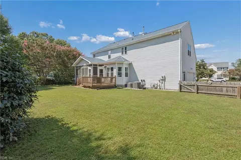 Exterior - 2 Bounty Cir, Hampton, VA 23669 photo 3 of 11