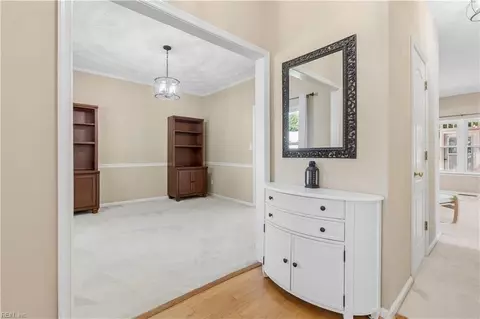 Entry Way - 2 Bounty Cir, Hampton, VA 23669 photo 4 of 5