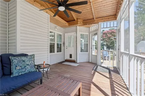 Exterior - 2 Bounty Cir, Hampton, VA 23669 photo 10 of 11