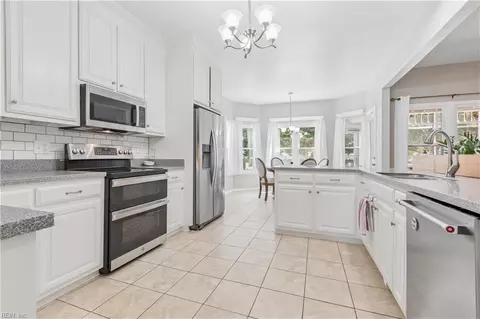 Kitchen - 2 Bounty Cir, Hampton, VA 23669 photo 1 of 4