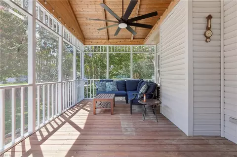 Exterior - 2 Bounty Cir, Hampton, VA 23669 photo 9 of 11