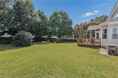 Exterior - 2 Bounty Cir, Hampton, VA 23669 photo 5 of 11