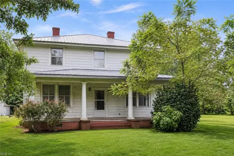24581 Delaware Rd, Courtland, VA 23837
