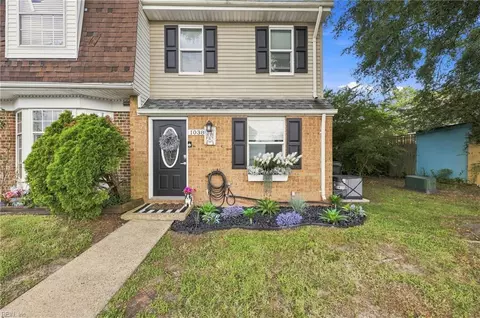1038 Smoke Tree Ln, Virginia Beach, VA 23452