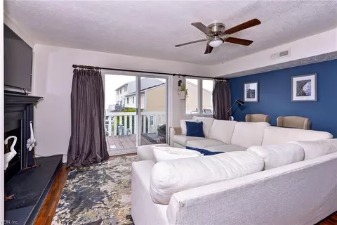 Living - 388 N First St, Hampton, VA 23664 photo 1 of 4