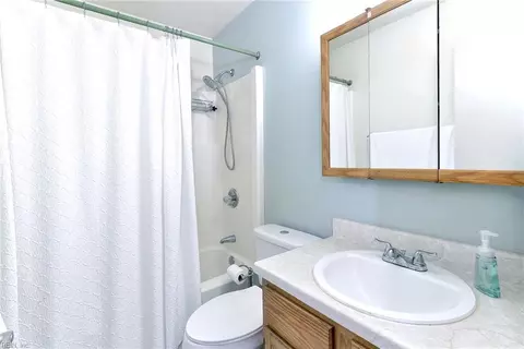 Bath - 388 N First St, Hampton, VA 23664 photo 1 of 2