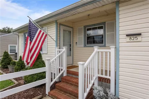 Exterior - 825 Headrow Ter, Hampton, VA 23666 photo 5 of 6