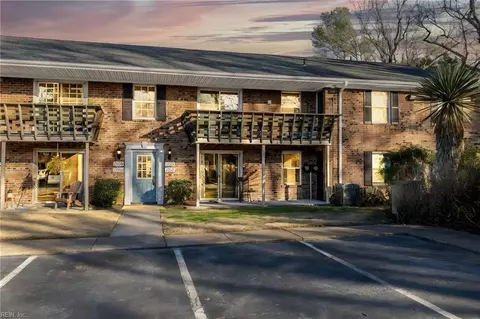 1014 Barclay Sq, Virginia Beach, VA 23451