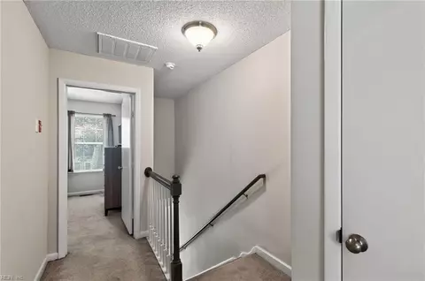 Entry Way - 6 Chinaberry Pl, Hampton, VA 23666 photo 6 of 7