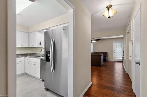 Entry Way - 6 Chinaberry Pl, Hampton, VA 23666 photo 2 of 7
