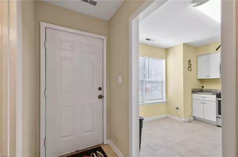 Entry Way - 6 Chinaberry Pl, Hampton, VA 23666 photo 1 of 7