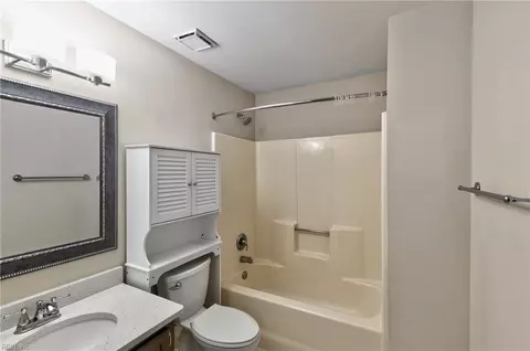 Bath - 6 Chinaberry Pl, Hampton, VA 23666 photo 1 of 4