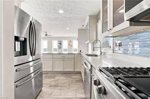 Kitchen - 106 Lighthouse Dr, Hampton, VA 23664 photo 3 of 4