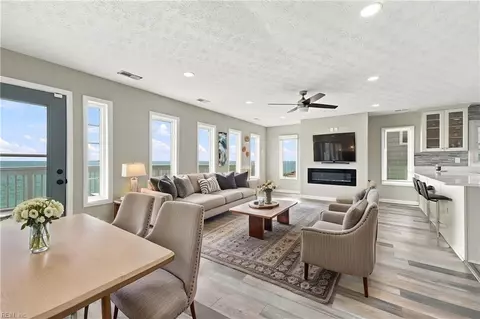 Living - 106 Lighthouse Dr, Hampton, VA 23664 photo 5 of 7