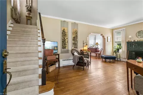 Entry Way - 44 Cherry Ave, Hampton, VA 23661 photo 2 of 4