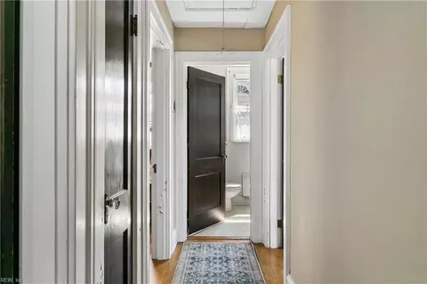 Entry Way - 44 Cherry Ave, Hampton, VA 23661 photo 3 of 4