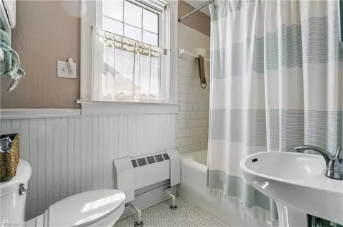 Bath - 44 Cherry Ave, Hampton, VA 23661 photo 1 of 1
