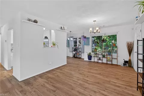 Living - 1105 Gloucester St, Hampton, VA 23661 photo 1 of 5