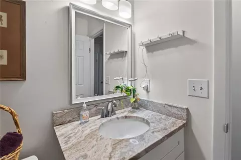 Bath - 1105 Gloucester St, Hampton, VA 23661 photo 2 of 3