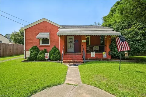 4 Mohawk Dr, Portsmouth, VA 23701