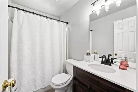 Bath - 6407 Crosswinds Ct, Suffolk, VA 23435 photo 2 of 2
