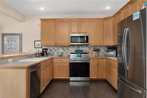 Kitchen - 129 Jay Crest Rd #A, Kitty Hawk, NC 27949 photo 4 of 6