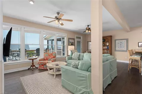 Living - 129 Jay Crest Rd #A, Kitty Hawk, NC 27949 photo 4 of 9