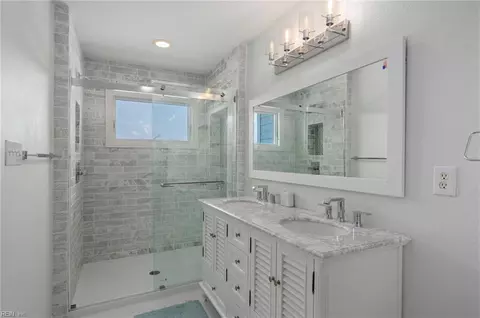 Bath - 129 Jay Crest Rd #A, Kitty Hawk, NC 27949 photo 2 of 2