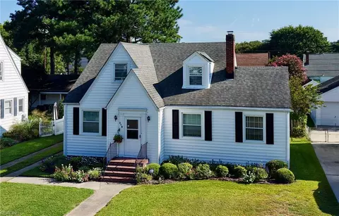 216 Rockbridge Rd, Portsmouth, VA 23707